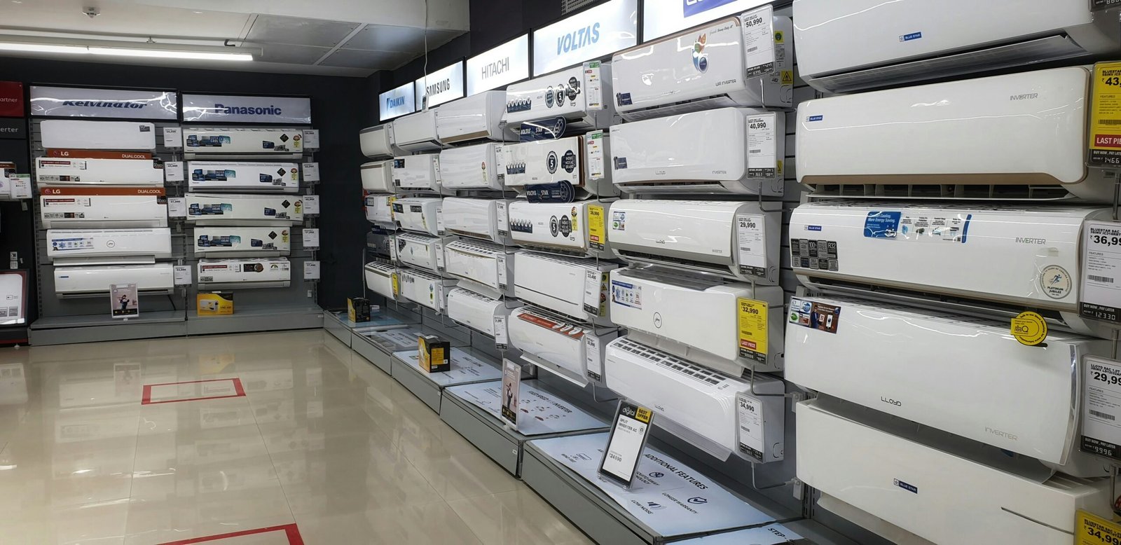 photo-1593673840431-f73577938445-1-scaled خدمات فني تكييف وثلاجات في الكويت